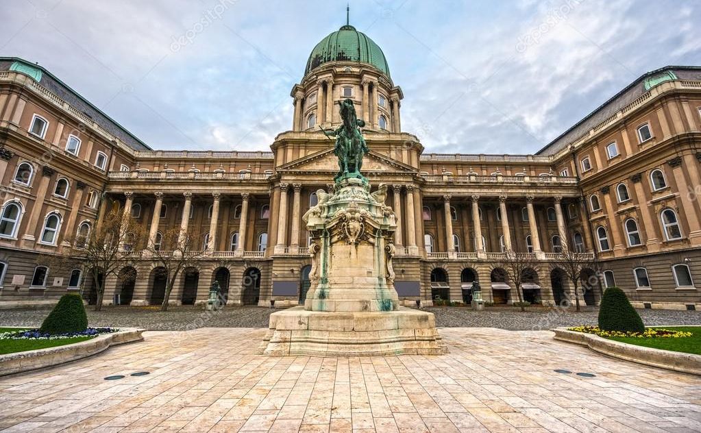 Buda Castle בודה קסטל בודפשט
