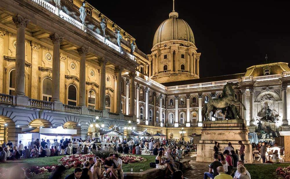 Budapest Wine Festival Buda Castle פסטיבל היין בארמון בודה בבודפשט