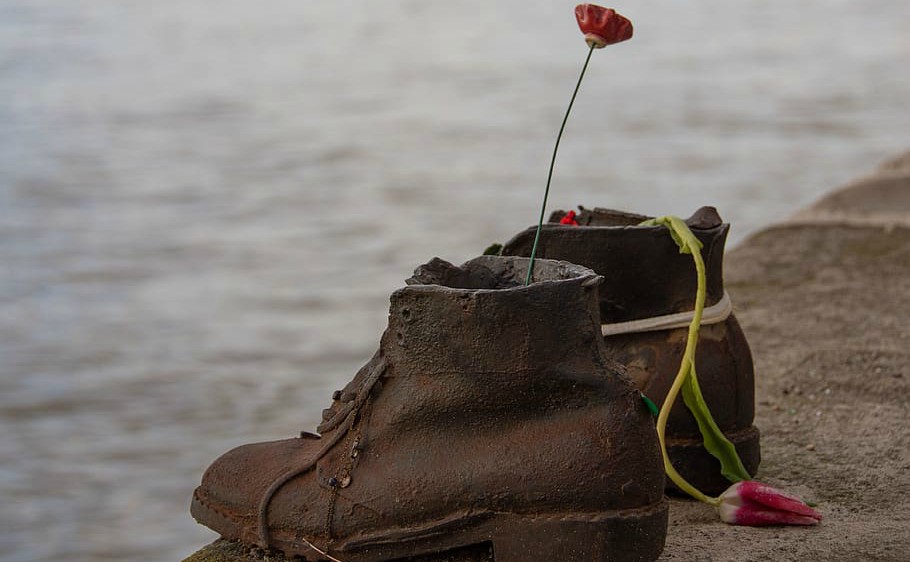 Shoes on the Danube Bank נעליים על הדנובה בבודפשט