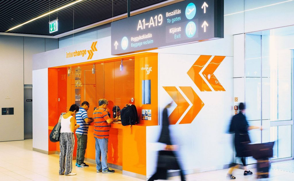 tax refund interchange Budapest Airport החזר מס בבודפשט דוכן אינטרצ'יינג'
