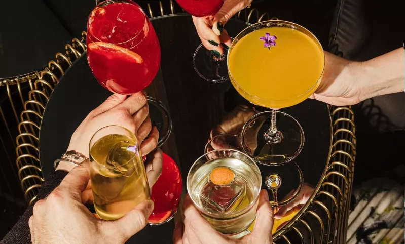 סקיי ברים בבודפשט - הדוכסית The Duchess Rooftop Bar Budapest